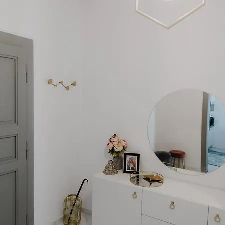 Ah Zimna Apartment *